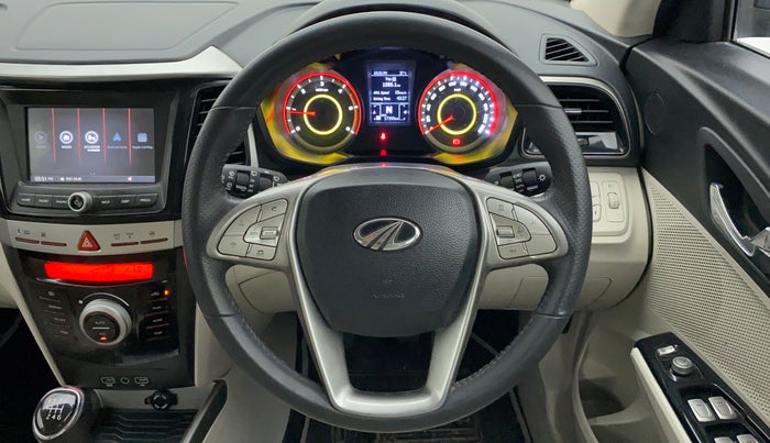 2022 Mahindra XUV300 W8 (O) 1.5 DIESEL, Diesel, Manual, 17,570 km, Steering Wheel Close Up