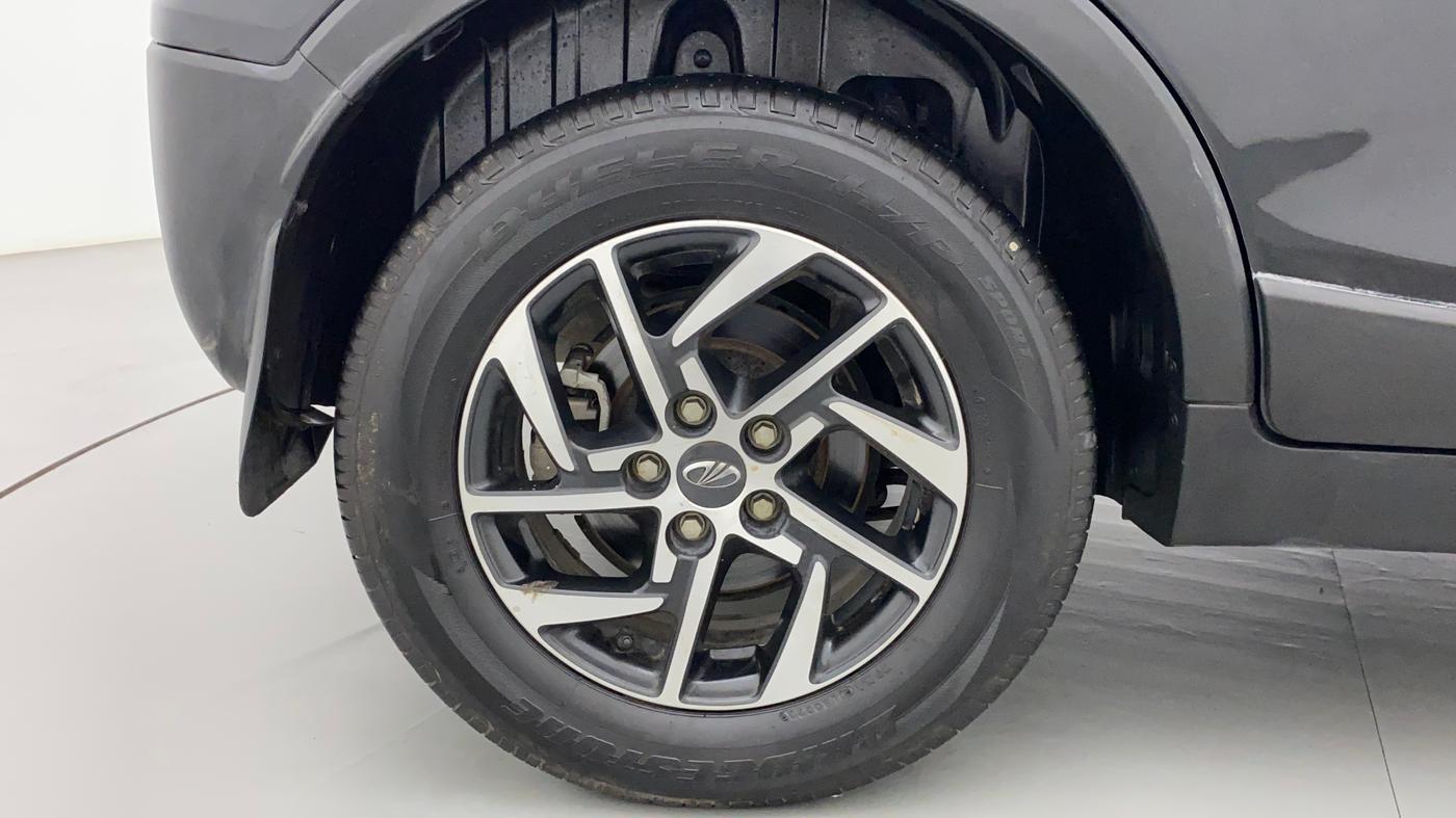 2022 Mahindra XUV300 W8 (O) 1.5 DIESEL, Diesel, Manual, 17,570 km, Right Rear Wheel