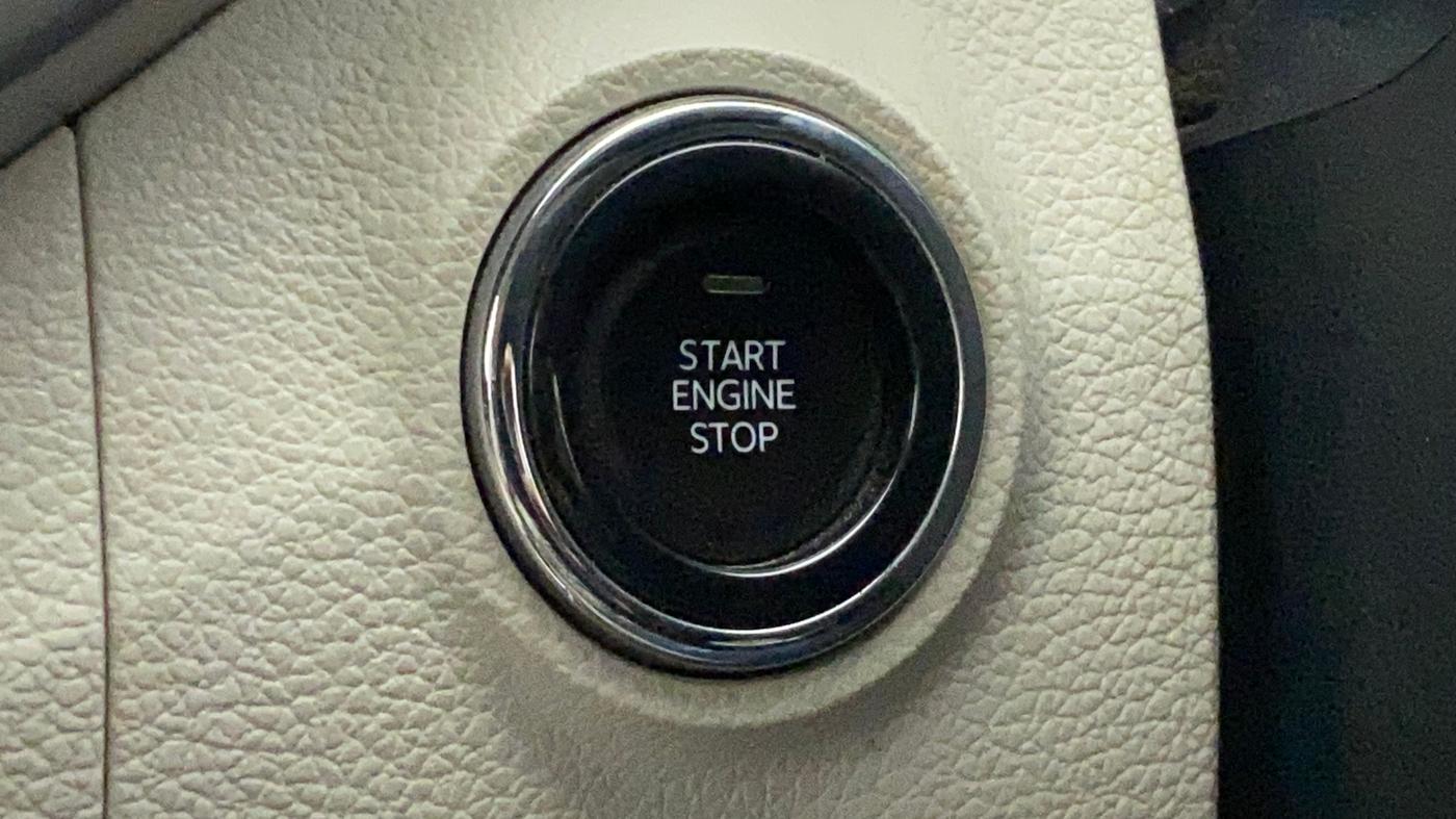 2022 Mahindra XUV300 W8 (O) 1.5 DIESEL, Diesel, Manual, 17,570 km, Keyless Start/ Stop Button