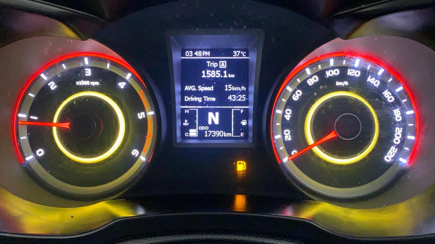 2022 Mahindra XUV300 W8 (O) 1.5 DIESEL, Diesel, Manual, 17,570 km, Odometer Image