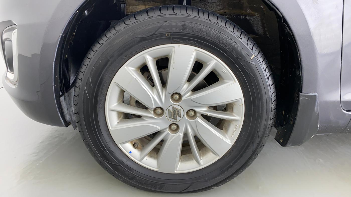 2017 Maruti Swift ZDI, Diesel, Manual, 51,607 km, Left Front Wheel