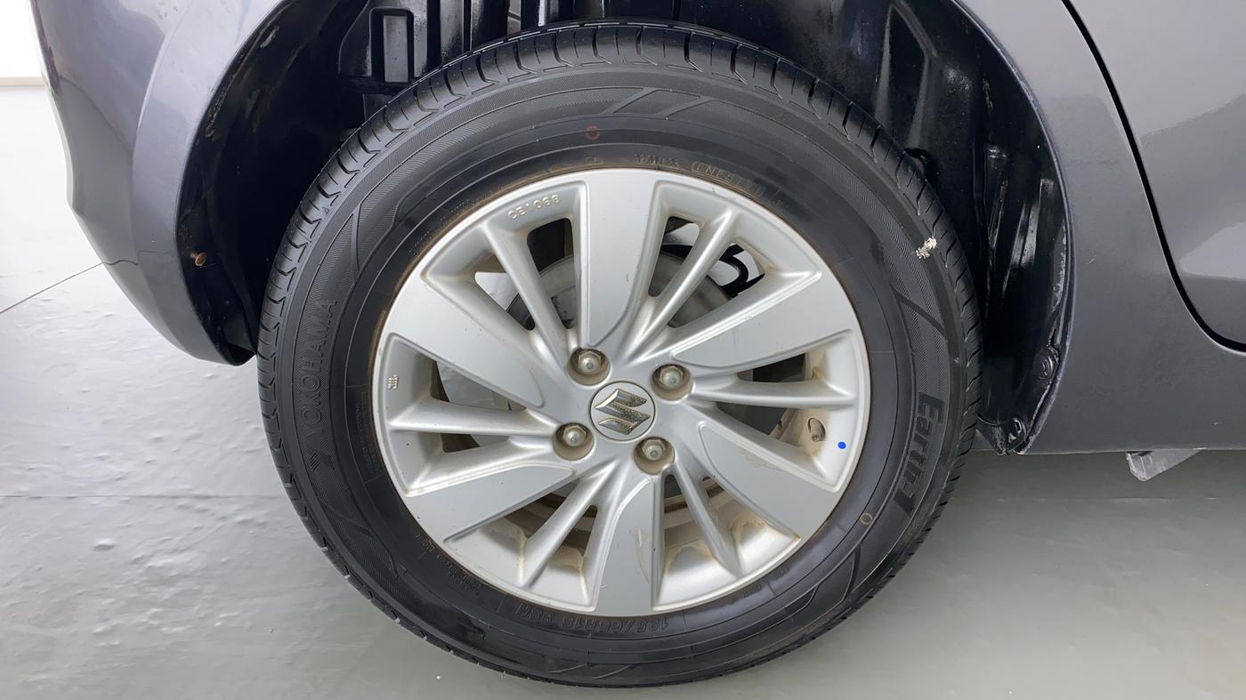 2017 Maruti Swift ZDI, Diesel, Manual, 51,607 km, Right Rear Wheel