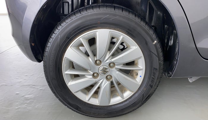 2017 Maruti Swift ZDI, Diesel, Manual, 51,607 km, Right Rear Wheel