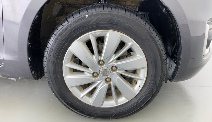 2017 Maruti Swift ZDI, Diesel, Manual, 51,607 km, Right Front Wheel