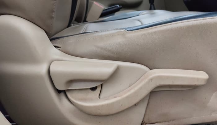 2014 Honda Mobilio 1.5L I-DTEC S, Diesel, Manual, 98,310 km, Driver Side Adjustment Panel
