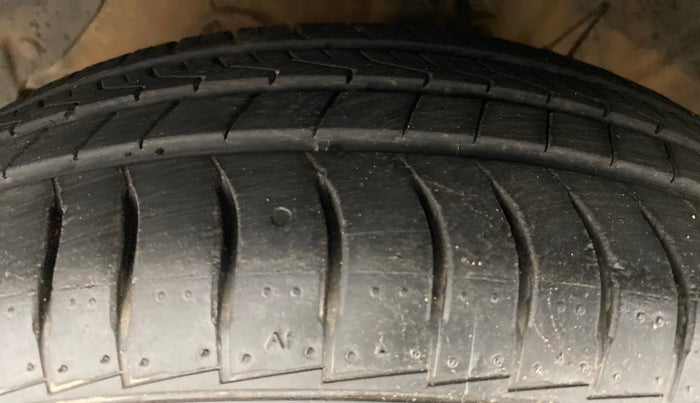 2020 Hyundai GRAND I10 NIOS SPORTZ PETROL, Petrol, Manual, 8,222 km, Left Front Tyre Tread