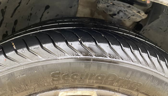 2021 Skoda KUSHAQ STYLE 1.5L TSI DSG, Petrol, Automatic, 1,13,066 km, Left Front Tyre Tread