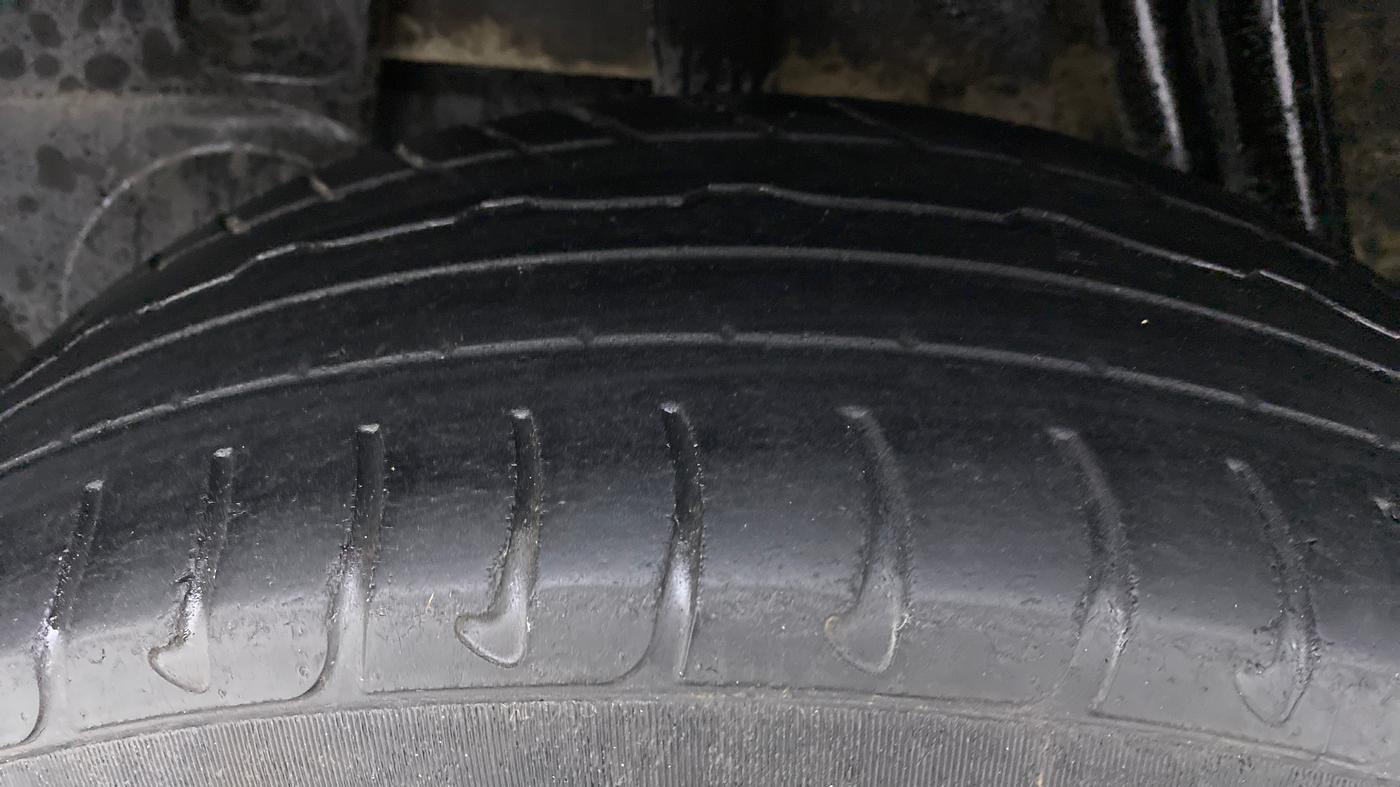 2016 Renault Duster RXL PETROL 104, Petrol, Manual, 55,728 km, Right Rear Tyre Tread