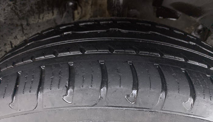 2016 Renault Duster RXL PETROL 104, Petrol, Manual, 55,728 km, Right Front Tyre Tread
