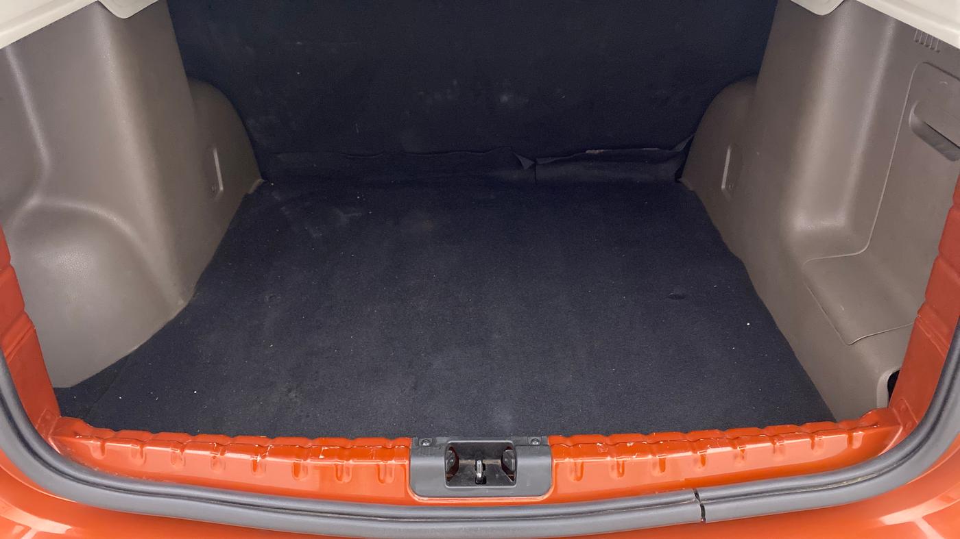 2016 Renault Duster RXL PETROL 104, Petrol, Manual, 55,728 km, Boot Inside