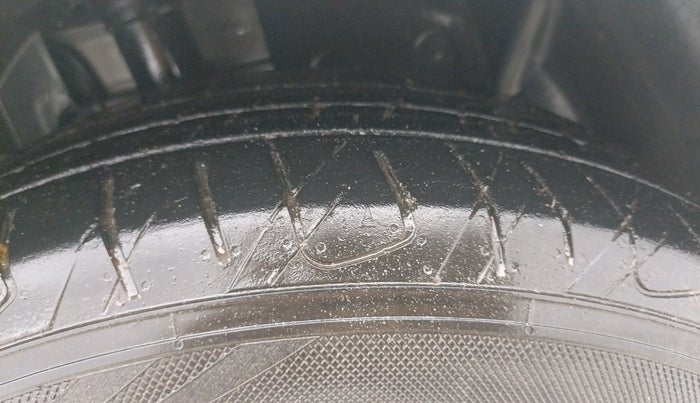 2016 Ford Ecosport TITANIUM 1.5L PETROL AT, Petrol, Automatic, 71,030 km, Right Front Tyre Tread