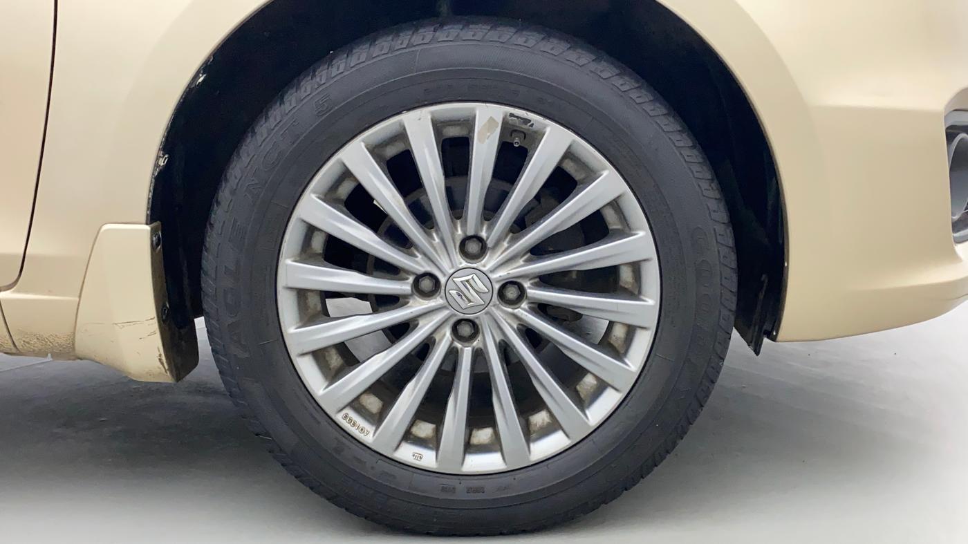 2015 Maruti Ciaz ZXI+, Petrol, Manual, 1,19,022 km, Right Front Wheel