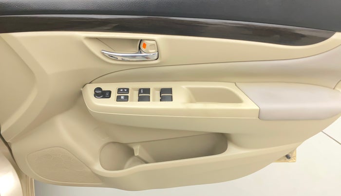 2015 Maruti Ciaz ZXI+, Petrol, Manual, 1,19,022 km, Driver Side Door Panels Control