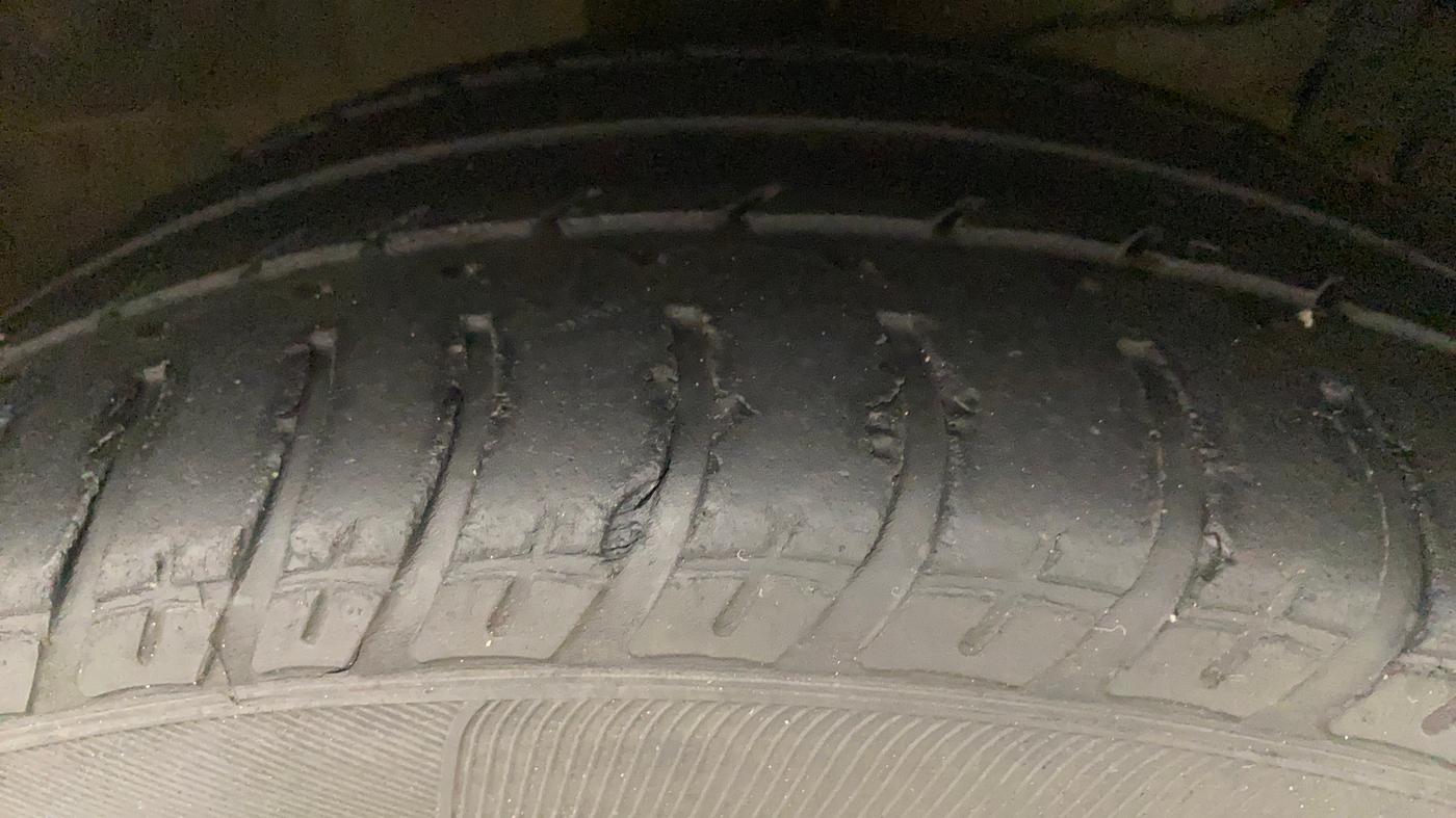 2015 Maruti Ciaz ZXI+, Petrol, Manual, 1,19,022 km, Right Front Tyre Tread