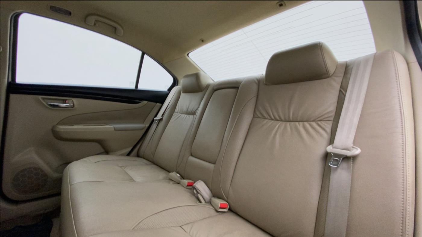 2015 Maruti Ciaz ZXI+, Petrol, Manual, 1,19,022 km, Right Side Rear Door Cabin