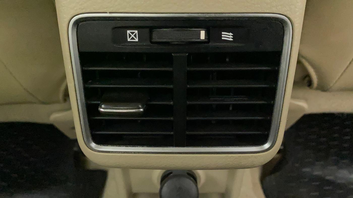 2015 Maruti Ciaz ZXI+, Petrol, Manual, 1,19,022 km, Rear AC Vents