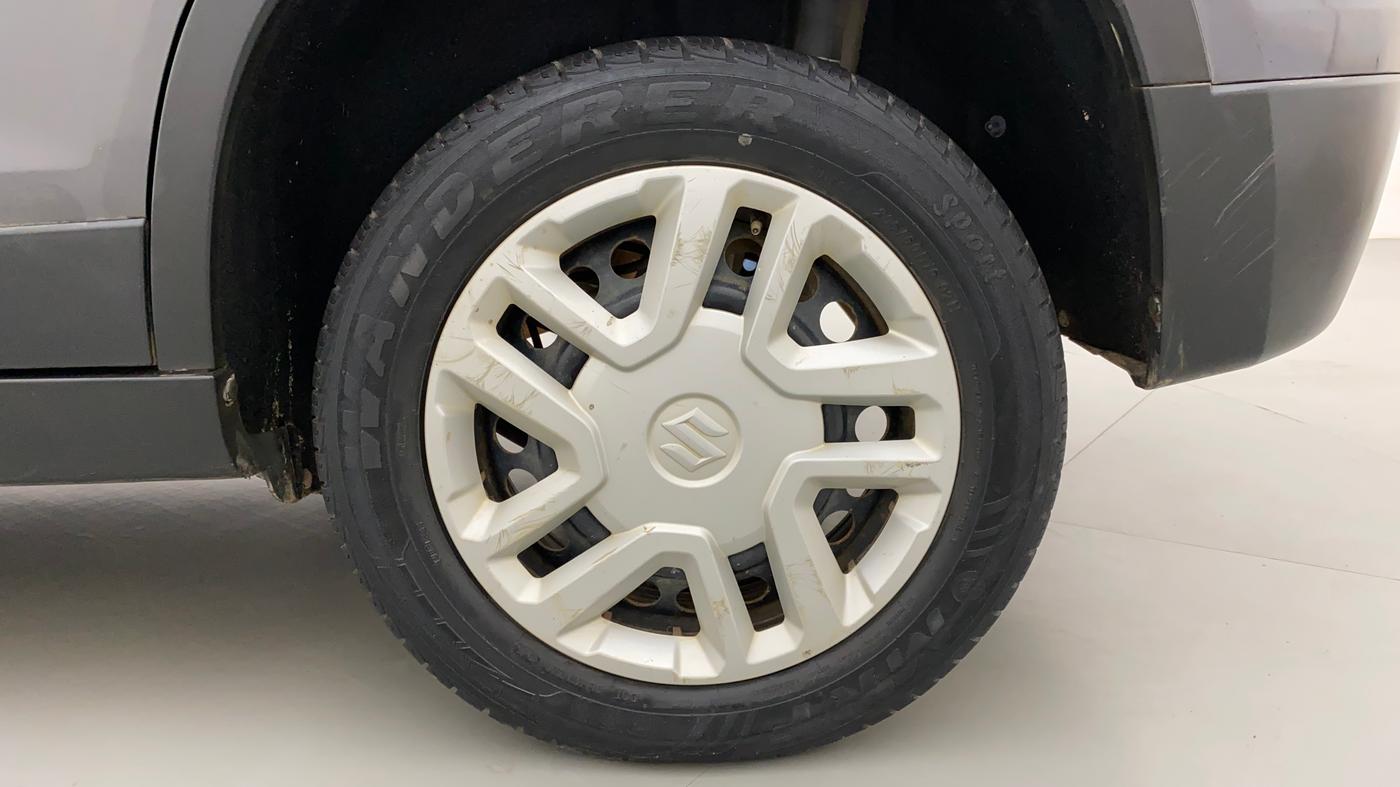 2016 Maruti Vitara Brezza VDI, Diesel, Manual, 54,840 km, Left Rear Wheel