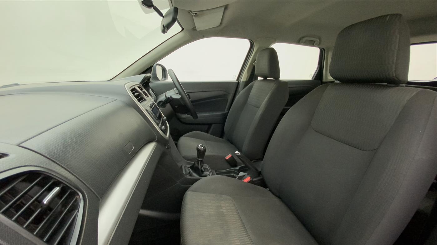 2016 Maruti Vitara Brezza VDI, Diesel, Manual, 54,840 km, Right Side Front Door Cabin