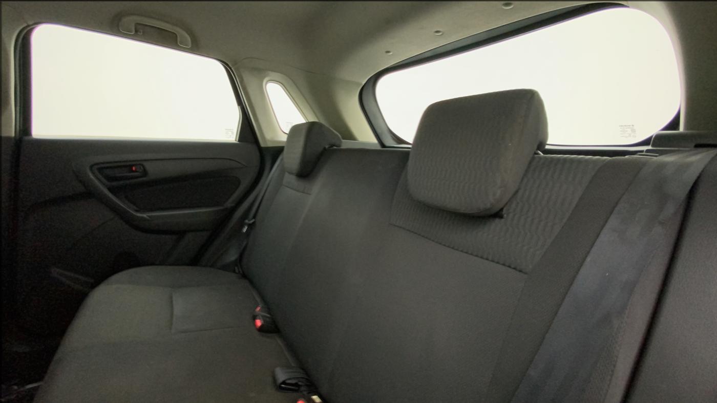 2016 Maruti Vitara Brezza VDI, Diesel, Manual, 54,840 km, Right Side Rear Door Cabin