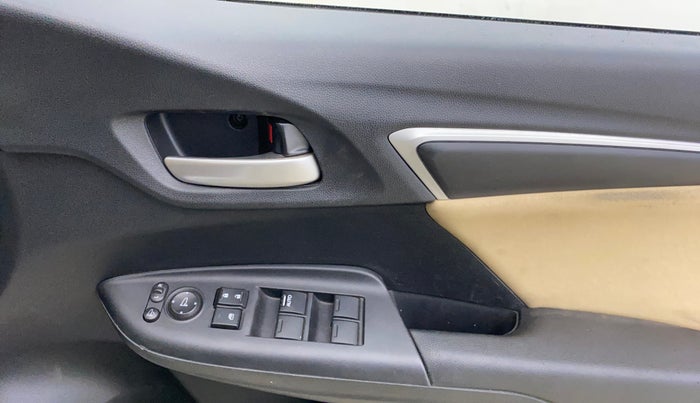 2020 Honda Jazz 1.2L I-VTEC VX CVT, Petrol, Automatic, 15,167 km, Driver Side Door Panels Control