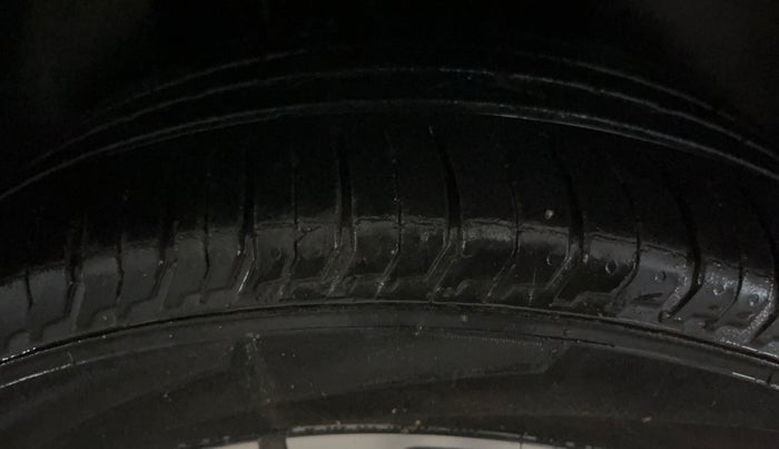 2023 Skoda SLAVIA STYLE 1.0L TSI AT, Petrol, Automatic, 37,294 km, Right Rear Tyre Tread