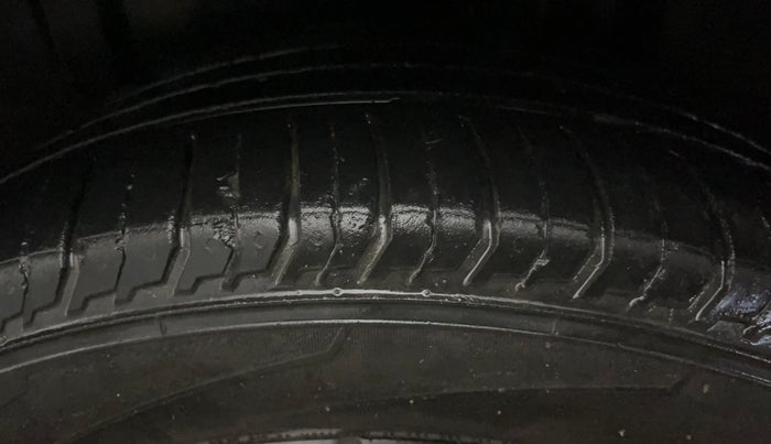 2023 Skoda SLAVIA STYLE 1.0L TSI AT, Petrol, Automatic, 37,294 km, Left Rear Tyre Tread