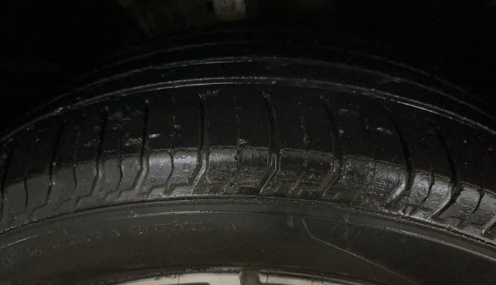 2023 Skoda SLAVIA STYLE 1.0L TSI AT, Petrol, Automatic, 37,294 km, Right Front Tyre Tread