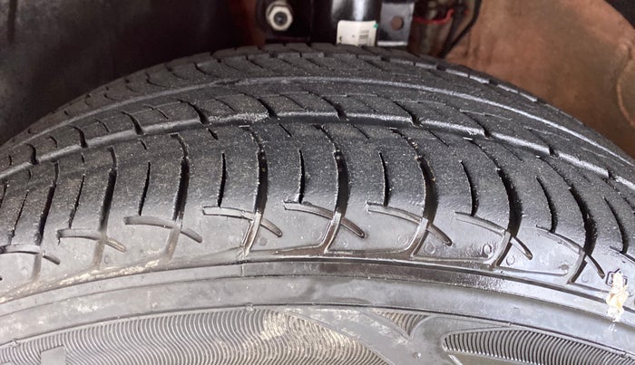 2018 Volkswagen Polo COMFORTLINE 1.0 PETROL, Petrol, Manual, 27,132 km, Left Front Tyre Tread