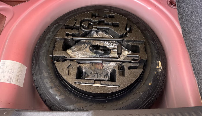 2018 Volkswagen Polo COMFORTLINE 1.0 PETROL, Petrol, Manual, 27,132 km, Spare Tyre