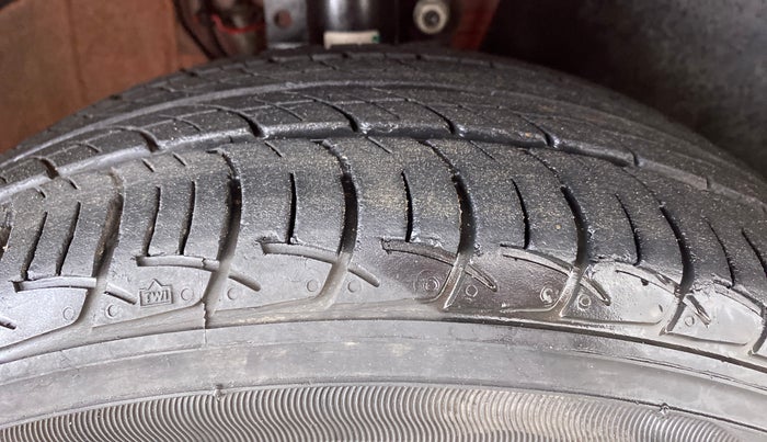 2018 Volkswagen Polo COMFORTLINE 1.0 PETROL, Petrol, Manual, 27,132 km, Right Front Tyre Tread