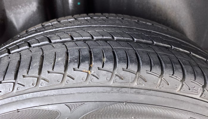 2018 Volkswagen Polo COMFORTLINE 1.0 PETROL, Petrol, Manual, 27,132 km, Right Rear Tyre Tread