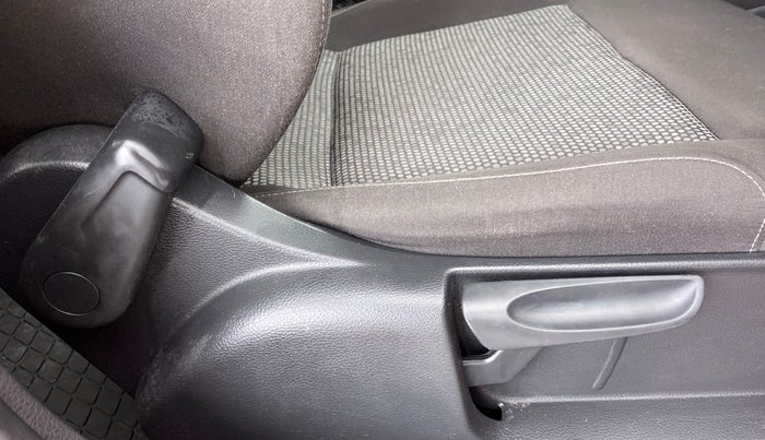 2018 Volkswagen Polo COMFORTLINE 1.0 PETROL, Petrol, Manual, 27,132 km, Driver Side Adjustment Panel