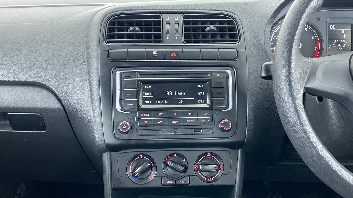 2018 Volkswagen Polo COMFORTLINE 1.0 PETROL, Petrol, Manual, 27,132 km, Air Conditioner