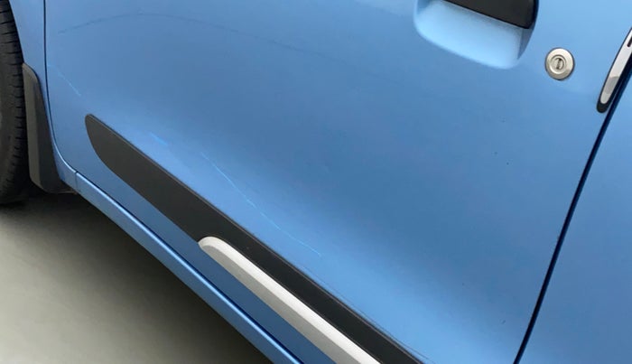 2021 Maruti New Wagon-R LXI CNG 1.0, CNG, Manual, 88,861 km, Front passenger door - Slightly dented