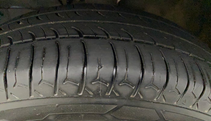 2021 Maruti New Wagon-R LXI CNG 1.0, CNG, Manual, 88,861 km, Right Front Tyre Tread