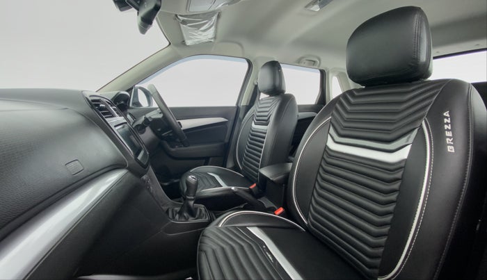 2022 Maruti BREZZA ZXI + SMART HYBRID, Petrol, Manual, 9,771 km, Right Side Front Door Cabin