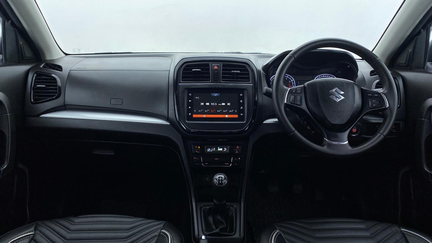 2022 Maruti BREZZA ZXI + SMART HYBRID, Petrol, Manual, 9,771 km, Dashboard