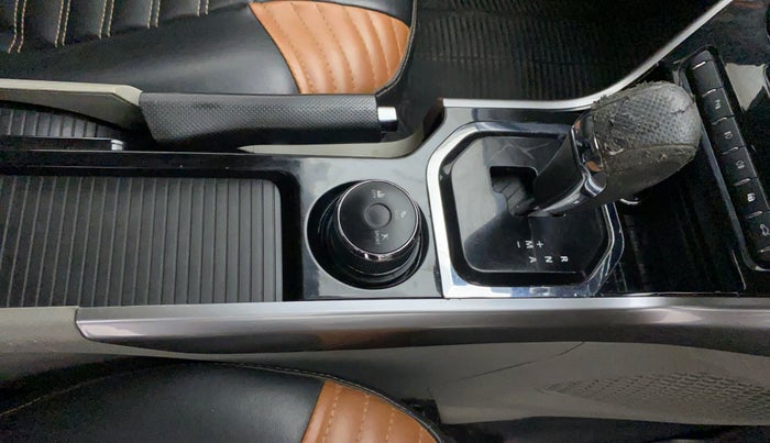 2018 Tata NEXON XZA PLUS PETROL DUAL TONE, Petrol, Automatic, 66,115 km, Gear Lever