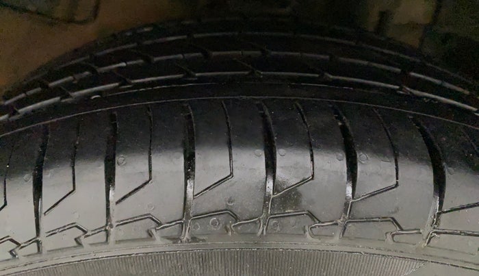 2018 Tata NEXON XZA PLUS PETROL DUAL TONE, Petrol, Automatic, 66,115 km, Left Rear Tyre Tread