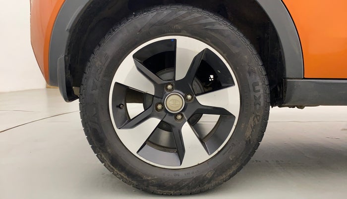 2018 Tata NEXON XZA PLUS PETROL DUAL TONE, Petrol, Automatic, 66,115 km, Right Rear Wheel