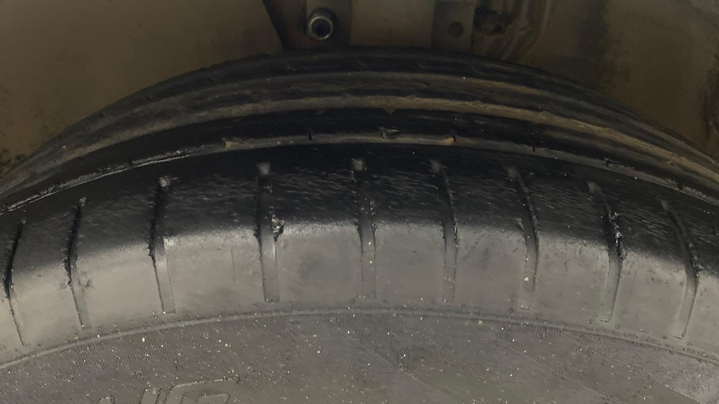 2017 Volkswagen Polo HIGHLINE1.2L, Petrol, Manual, 55,148 km, Left Front Tyre Tread