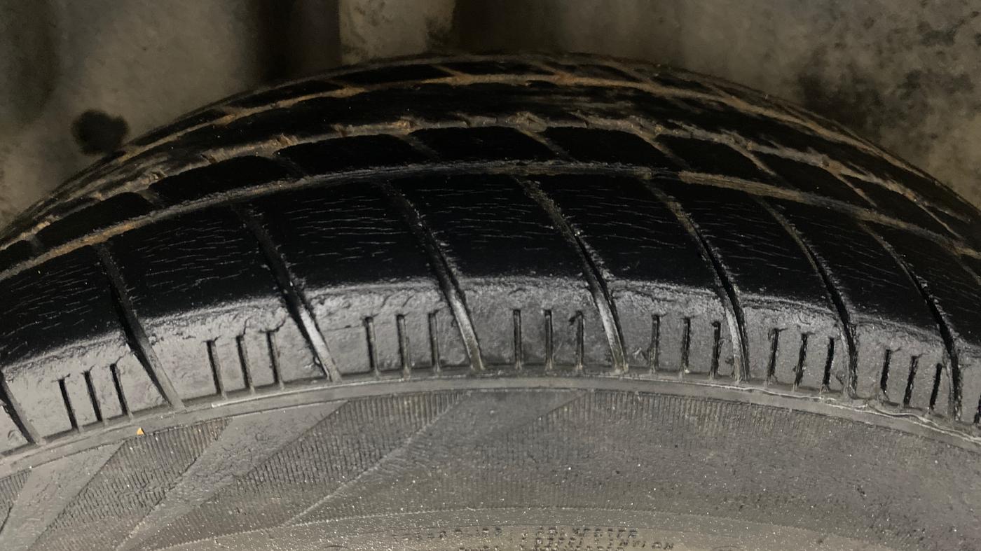 2017 Volkswagen Polo HIGHLINE1.2L, Petrol, Manual, 55,148 km, Right Rear Tyre Tread