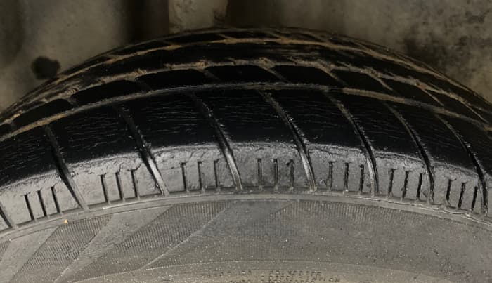 2017 Volkswagen Polo HIGHLINE1.2L, Petrol, Manual, 55,148 km, Right Rear Tyre Tread