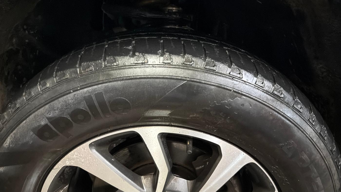 2023 Mahindra SCORPIO-N Z8 L PETROL AT 7 STR, Petrol, Automatic, 45,482 km, Left Front Tyre Tread