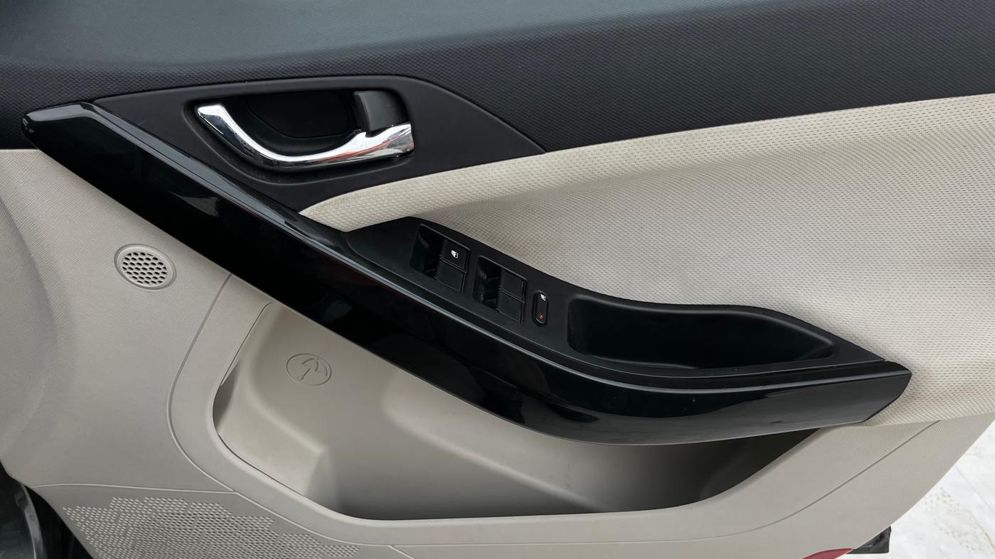 2021 Tata NEXON XZ PETROL, Petrol, Manual, 23,981 km, Driver Side Door Panels Control