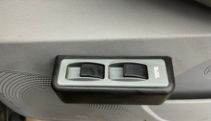2020 Tata Tiago XE PETROL, Petrol, Manual, 31,395 km, Driver Side Door Panels Control