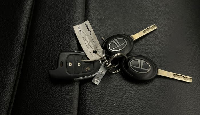 2020 Tata Tiago XE PETROL, Petrol, Manual, 31,395 km, Key Close Up