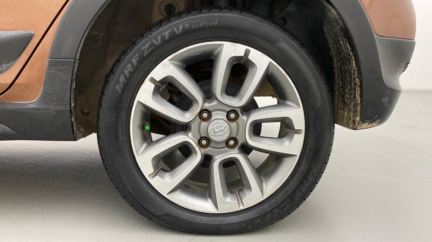 2017 Hyundai i20 Active 1.2 SX, Petrol, Manual, 64,138 km, Left Rear Wheel