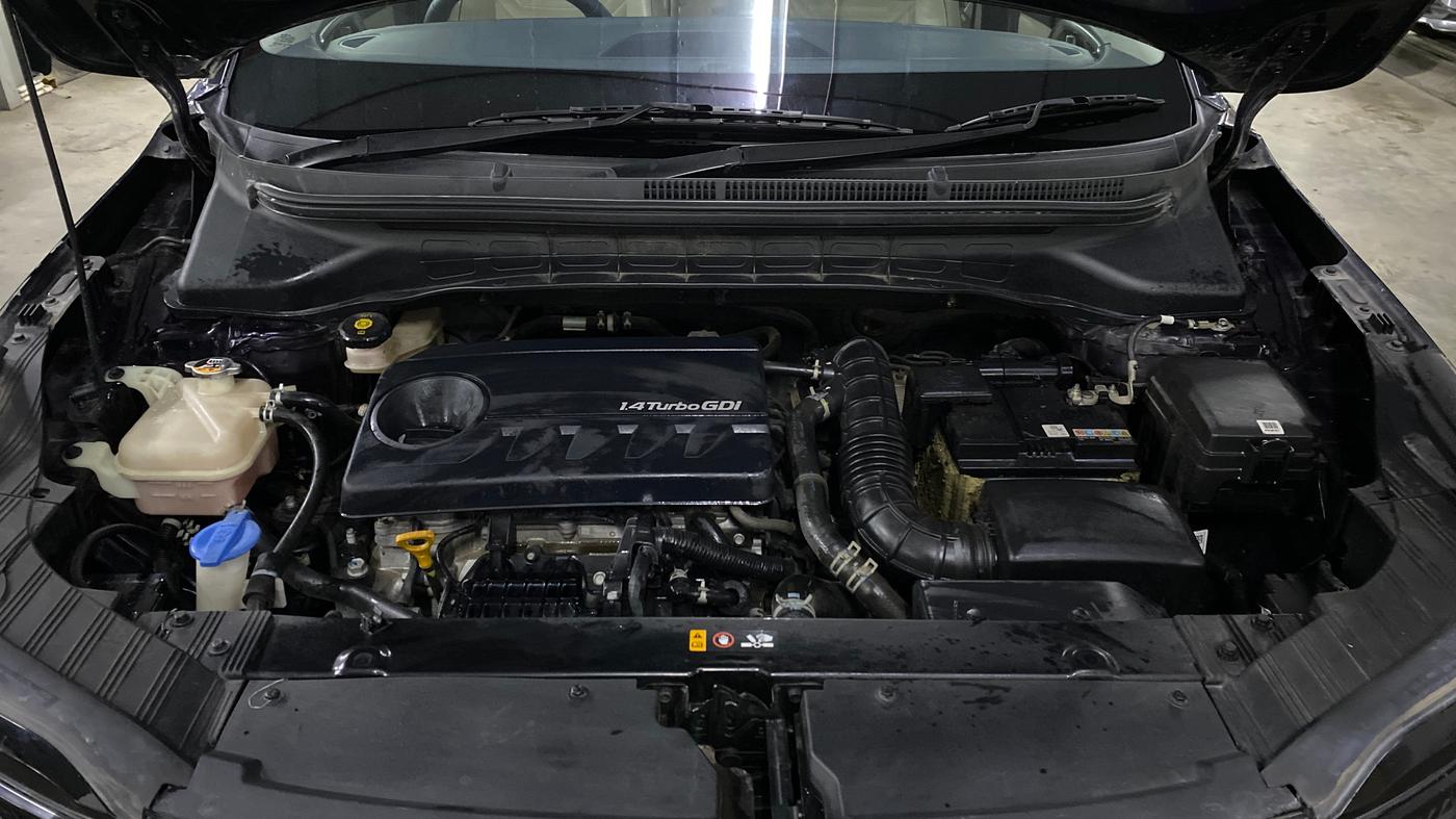 2022 KIA CARENS LUXURY PLUS 1.4 PETROL 7 STR, Petrol, Manual, 42,324 km, Engine View