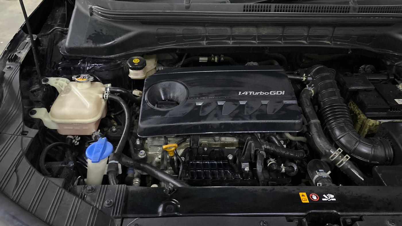 2022 KIA CARENS LUXURY PLUS 1.4 PETROL 7 STR, Petrol, Manual, 42,324 km, Engine View - Right